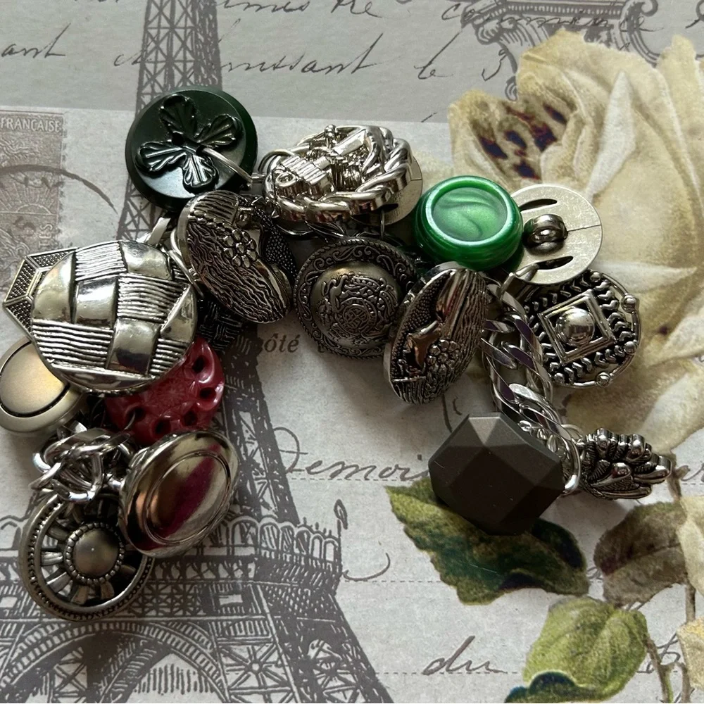 VINTAGE FILLED BUTTON CHARM BRACELET